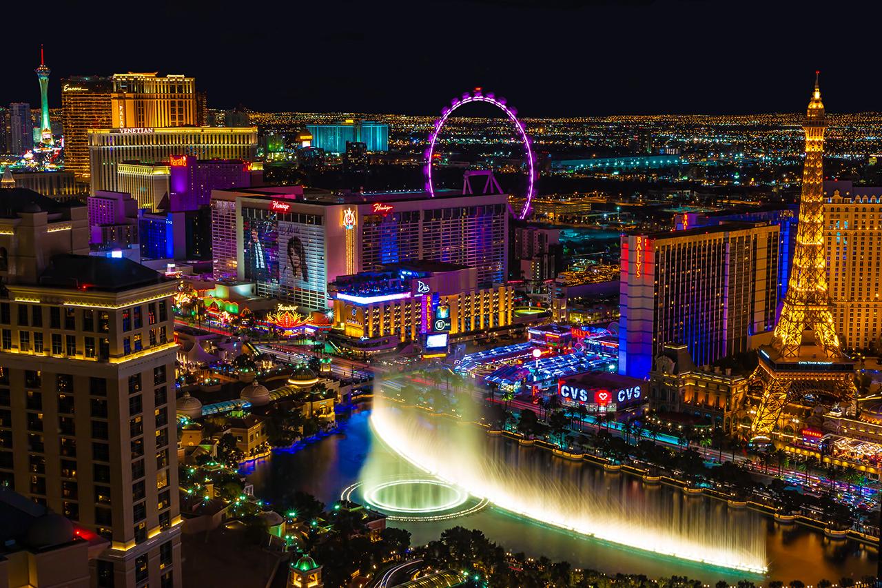 Las Vegas Vacations at night in the strips