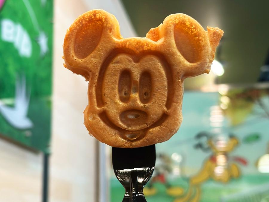 Free Meals Disney 2026 – Mickey waffle on a fork