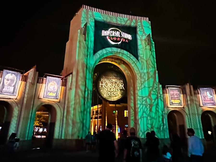 universal halloween horror nights ( hhn )